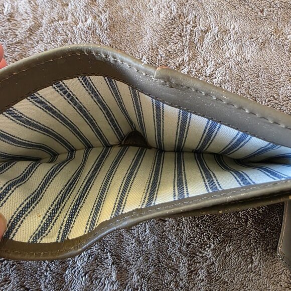 Dooney & Bourke Smooth Leather Small Flap Wallet Taupe Trifold Logo Plate Zip - Picture 6 of 14